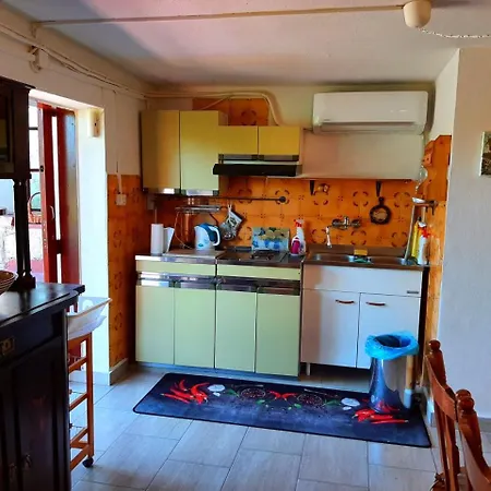 Apartament Lara *