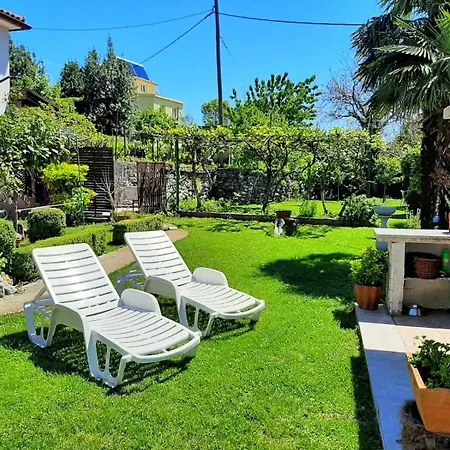 Apartament Lara *